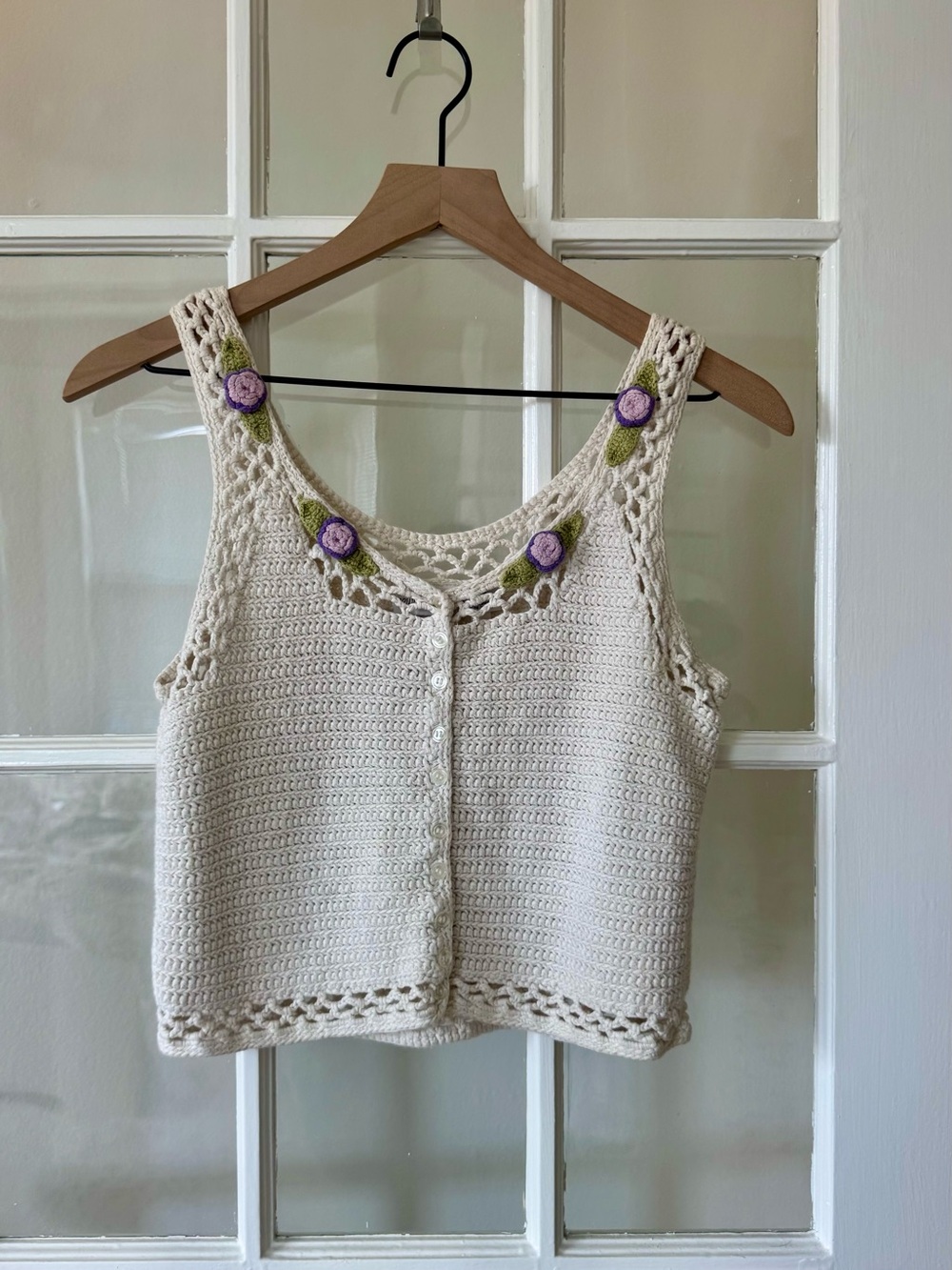 Newport News Vintage Cream Crochet Tank Top with Purple Flowers Summer Cottage - Picture 8 of 8